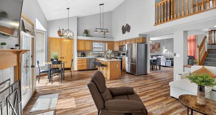 Charming 4BR/5-Bed Home Patio & Big Yard BBQ