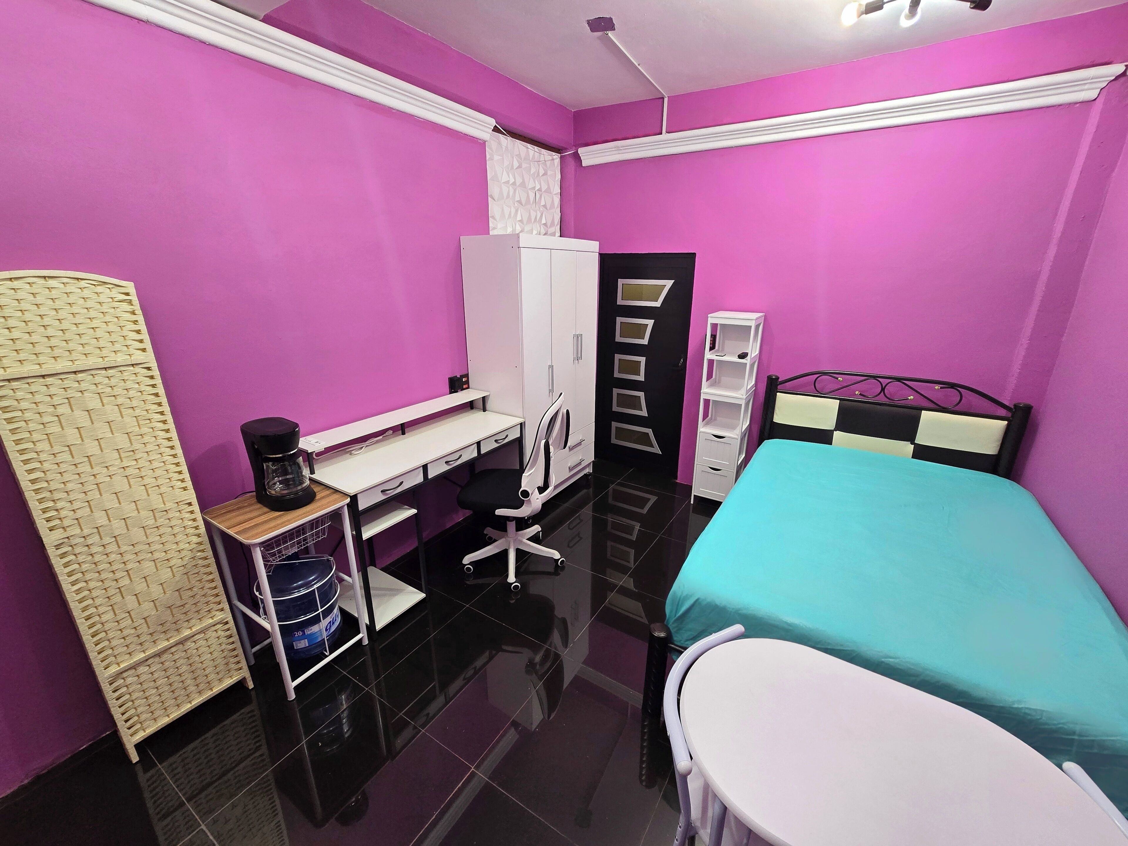 1 slaapkamer, een bureau, gratis wifi, beddengoed