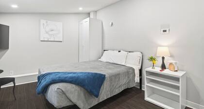 Cozy Studio w/ Parking | Heart of Ridgetown