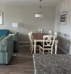 Dining - Cozy 2-bedroom condo with a quick walk the beach. (Atlantic Beach)