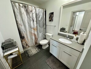Bathroom - The Dream ATL (Atlanta)