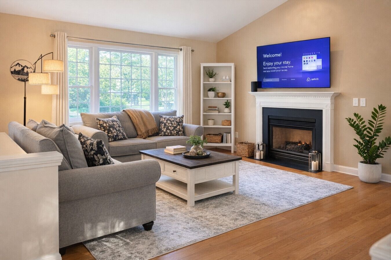 リビング エリア. Sleep up to 12, quick access to Kittery and Portsmouth, Beaches, Boat Launch