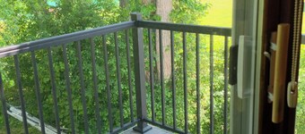 Welcoming 1-bedroom apartment with AC in charming Elma