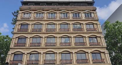 Belsons TajMahal Hotel
