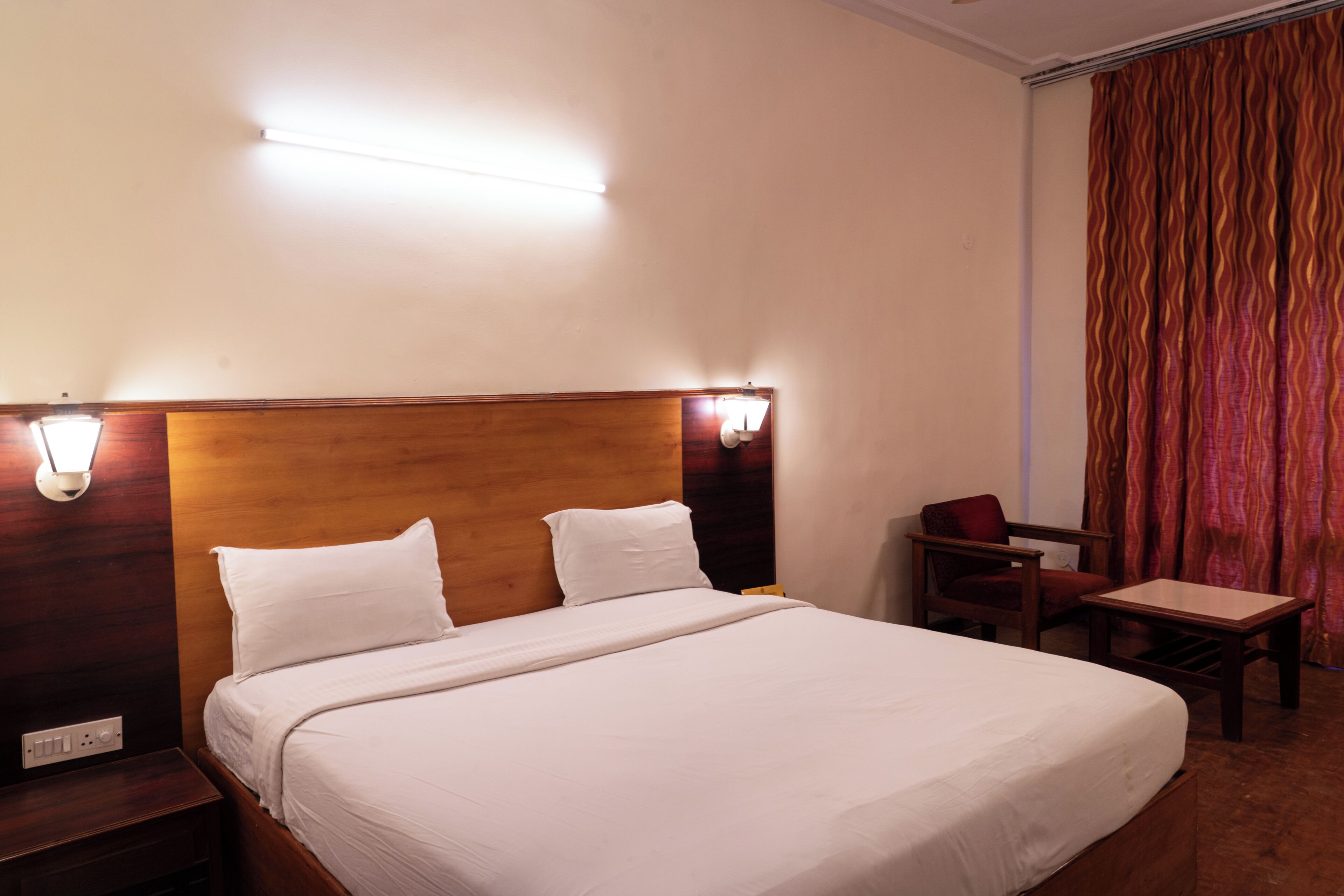 Chambre classique | Salle de bain | Pantoufles