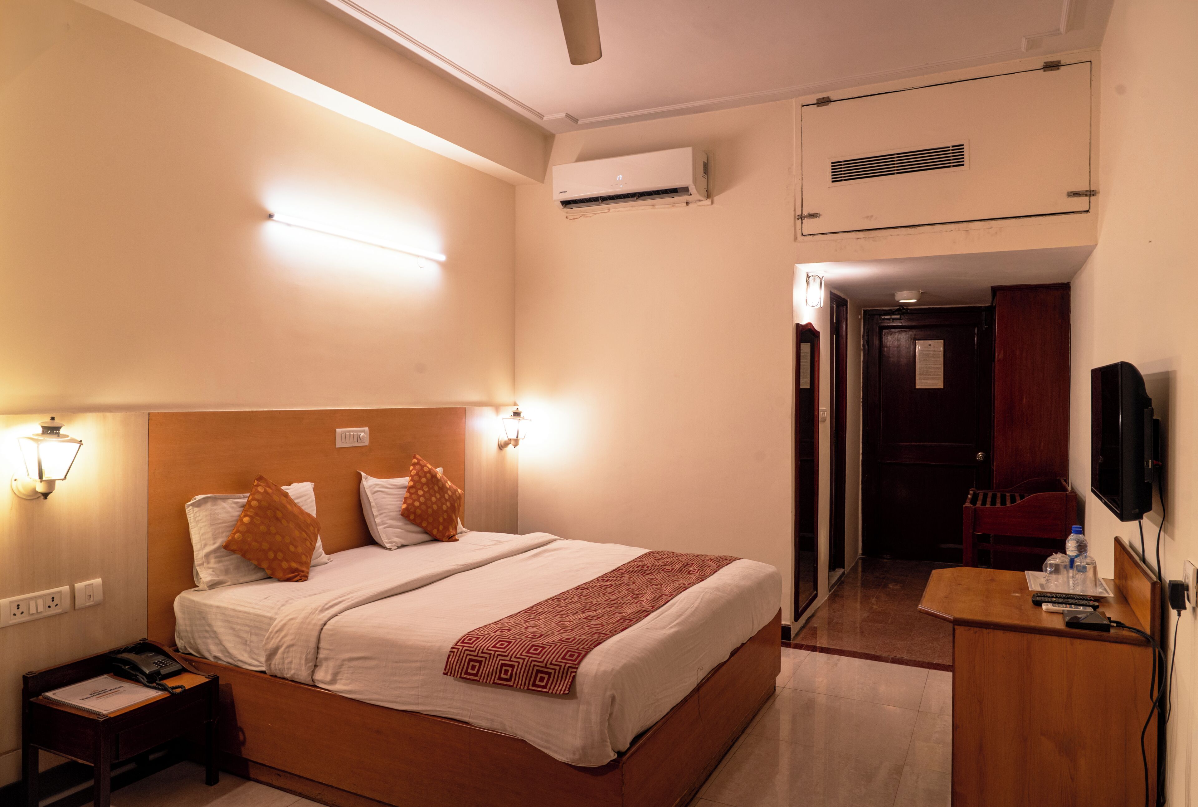 In-room safe, iron/ironing board, free WiFi