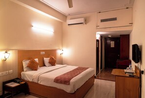 Quarto casal ou duplo empresarial | Cofres nos quartos, ferros/tábuas de passar roupa, Wi-Fi de cortesia