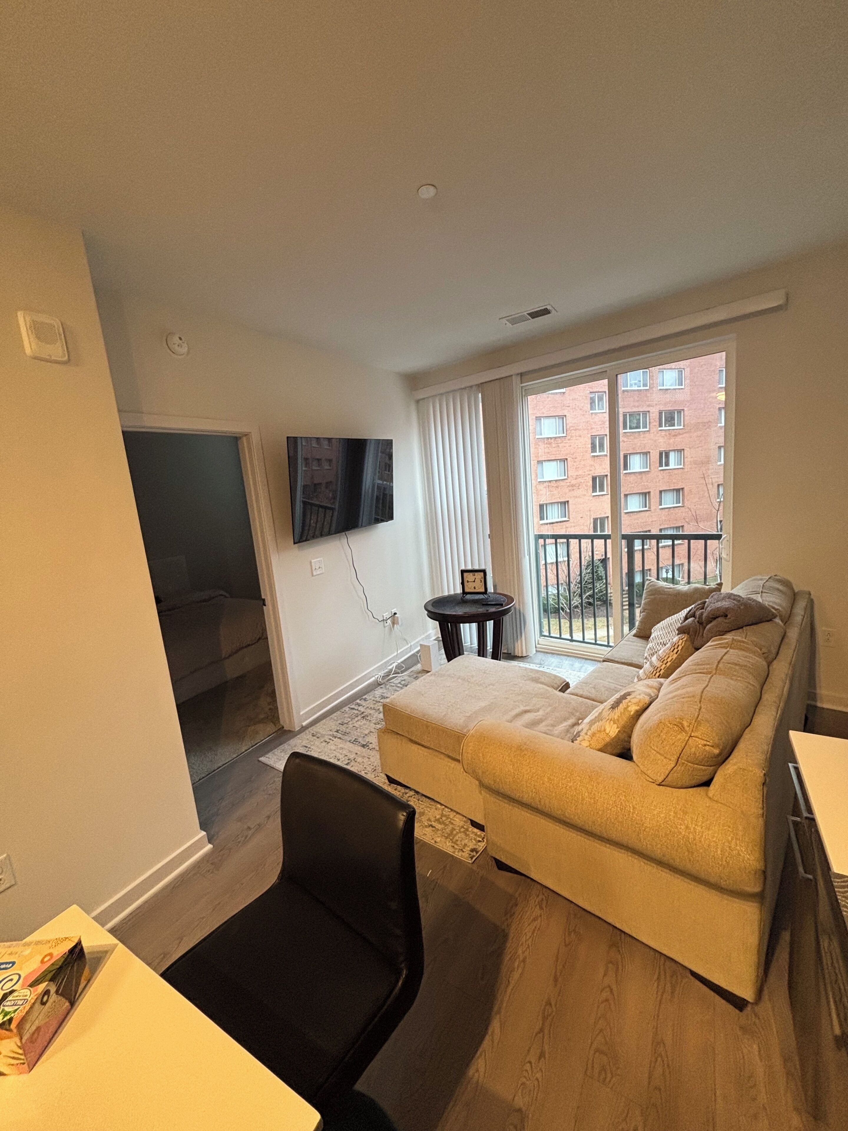 Cozy 1-bedroom Apartment In Pleasant Arlington With Ac And Gym Access - 알링턴