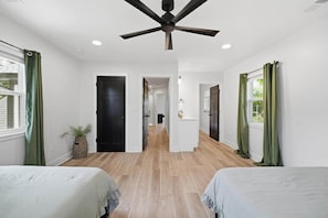4 habitaciones, tabla de planchar con plancha y wifi gratis 