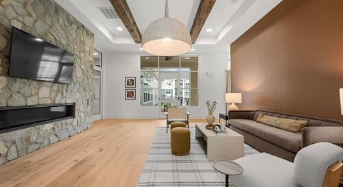2 King Beds | Pool, Gym & Easy First-Floor Access