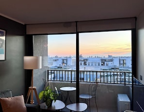 Interior - Downtown Santiago Oasis: Rooftop Pool, Cowork Space & Sunset Balcony (Santiago)