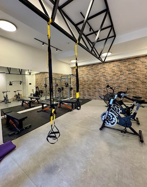 Fitness facility - Downtown Santiago Oasis: Rooftop Pool, Cowork Space & Sunset Balcony (Santiago)