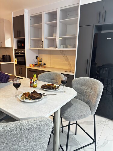 InWeFT CH | Spacious Modern Villa | 2BR | Comfort | Coastal