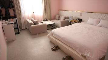 Deluxe Double Room | Desk, free WiFi