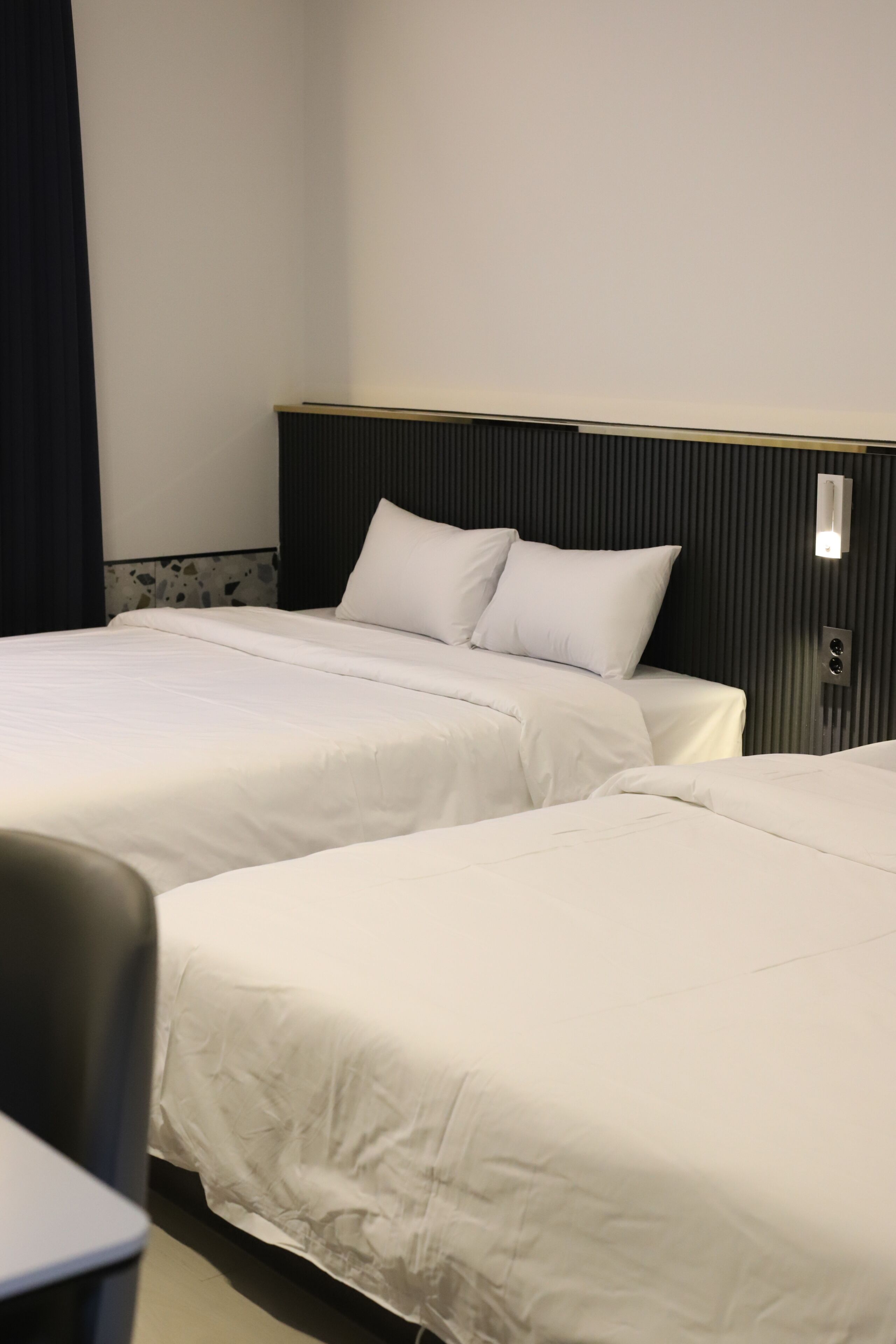 Habitación Premium con 2 camas individuales | Escritorio y wifi gratis