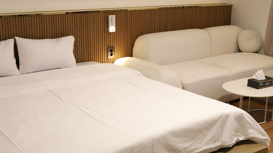 LANTANA Hotel