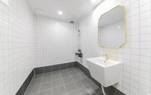 Premium Double Room | Bathroom