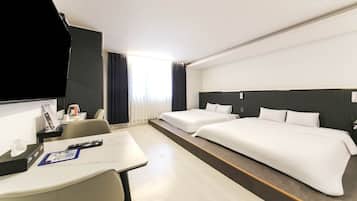 Family Twin Room | Desk, free WiFi, bed sheets
