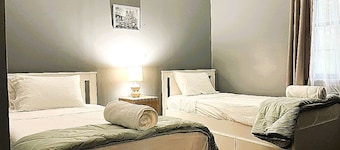 Entire 3-Bedroom Charming House in Jonesboro between Spivey Waterpark, and ATL