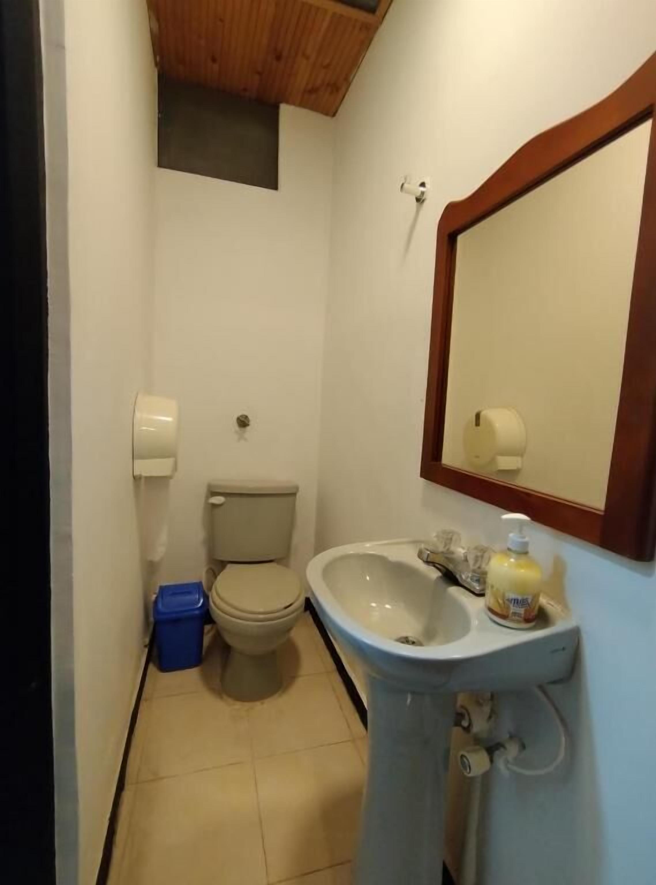 Classic Double Room | Bathroom