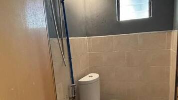 Comfort Triple Room, Balcony | Bathroom