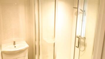 Shower, towels