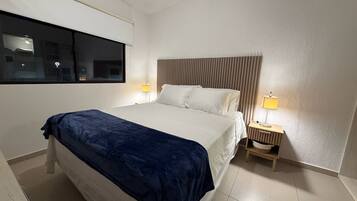 3 chambres, fer et planche à repasser, Wi-Fi gratuit, draps fournis