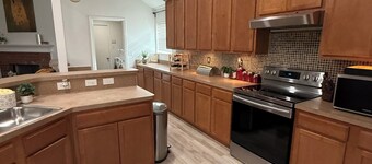 Spacious Fort Worth Retreat Near AT&T Stadium & Stockyards