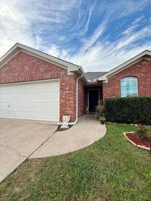 Exterior - Spacious Fort Worth Retreat Near AT&T Stadium & Stockyards (Fort Worth)
