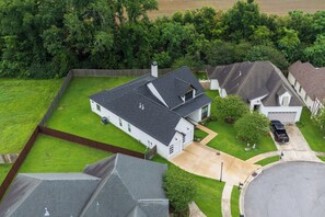 Exterior - Sports Complex•Games•King Bed•Kid Friendly (Youngsville)