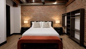 Unclassified image, 5 of 12, button - Brick and Bed - Riverfront Loft - Walk to Arch (St. Louis)
