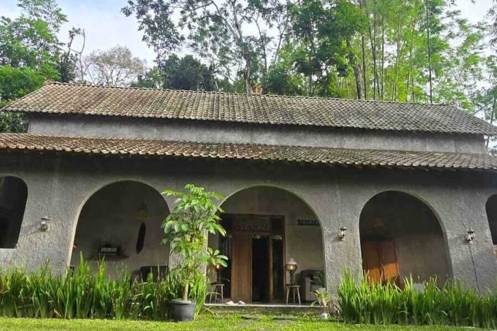 nDalem Riyartan Villa Kaliurang