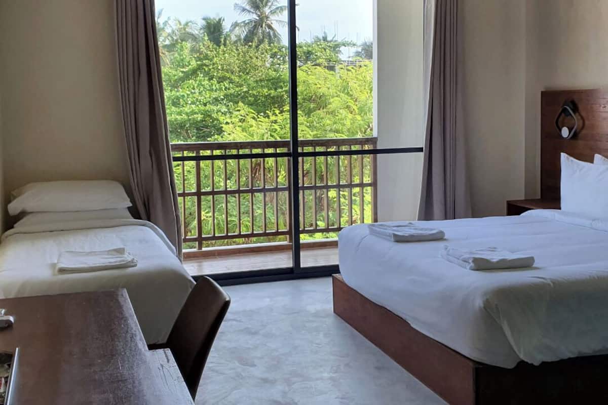 Deluxe Triple Room, Balcony, Sea View