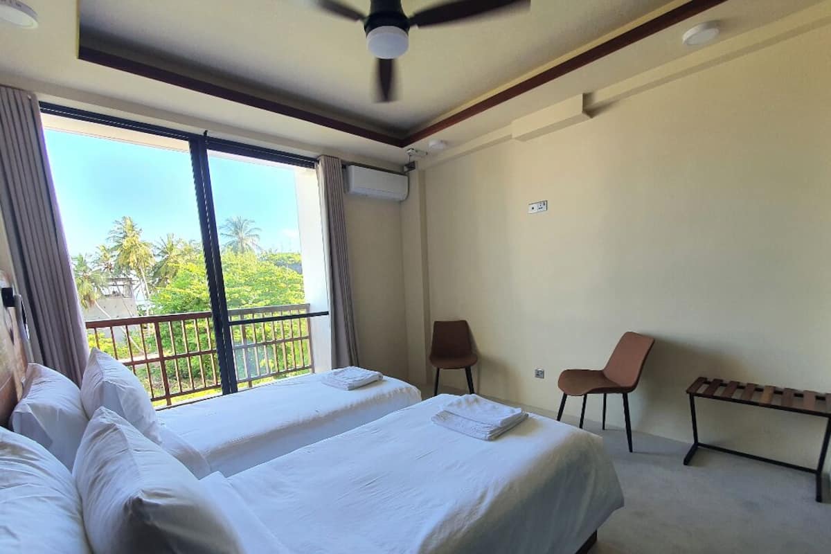 Deluxe Twin Room, Balcony, Palm View