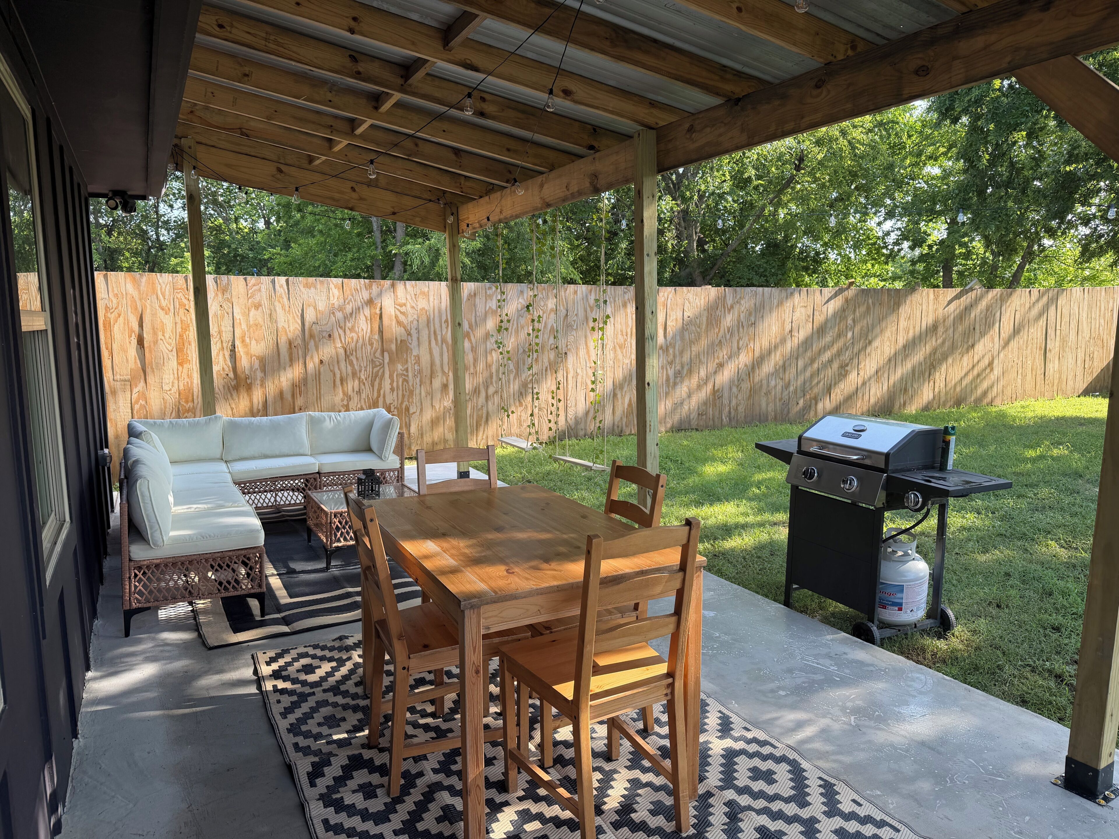 Outdoor dining