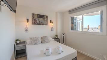 Iron/ironing board, internet, bed sheets