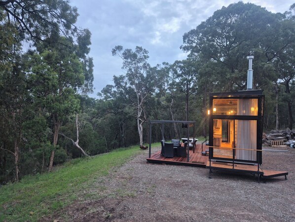Property grounds - Kookaburra Retreat Tiny Home Sydney Hills (Kenthurst)