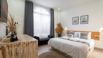 Classic Room | Meja, ruang kerja komputer riba, seterika/papan seterika, Wi-fi percuma