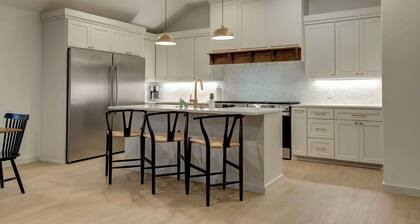 The Foundry - 5BR/3.5BA - Family Retreat