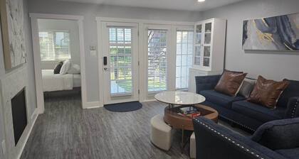 2BD/2BA Luxury North Dallas Condo w/ Private Garage