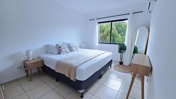 2 dormitorios, tabla de planchar con plancha, wifi gratis y ropa de cama