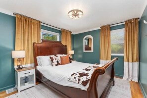 2 bedrooms, iron/ironing board, WiFi (free), bed sheets