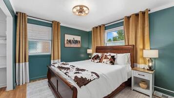 2 bedrooms, iron/ironing board, free WiFi, bed sheets