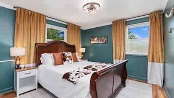 Iron/ironing board, free WiFi, bed sheets