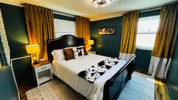 Iron/ironing board, free WiFi, bed sheets