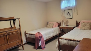 3 bedrooms, iron/ironing board, WiFi, bed sheets - 3-bedroom house in peaceful Coeur d'Alene on quiet cul de sac (Coeur d'Alene)