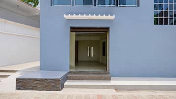 House | Reception