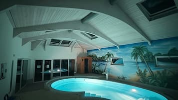 Innenpool, beheizter Pool