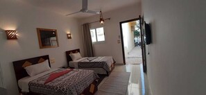 6 bedrooms, bed sheets - apartment at guesthouse in beautiful Luxor with AC and access to swimming pool (Luxor Governorate)
