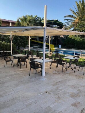 Outdoor dining - Afytos Oren Park Mtk Hotel (Burhaniye)